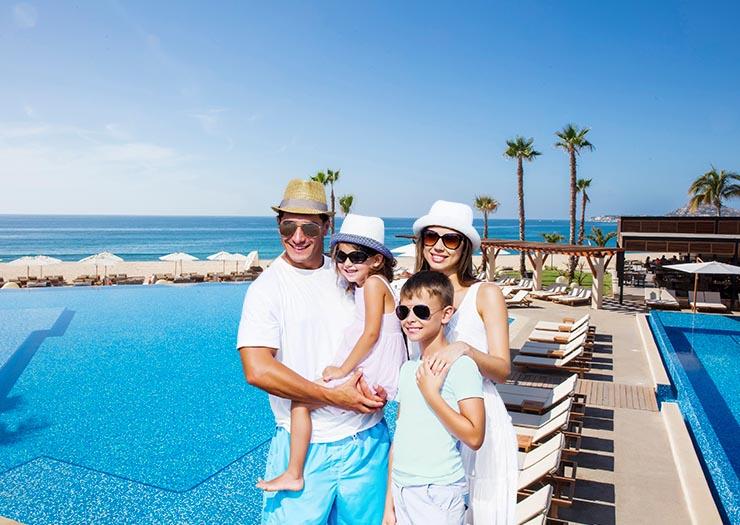 WINTER IS BETTER WHEN YOU TRAVEL! Krystal Grand® Los Cabos WINTER IS BETTER WHEN YOU TRAVEL! Krystal Grand® Los Cabos